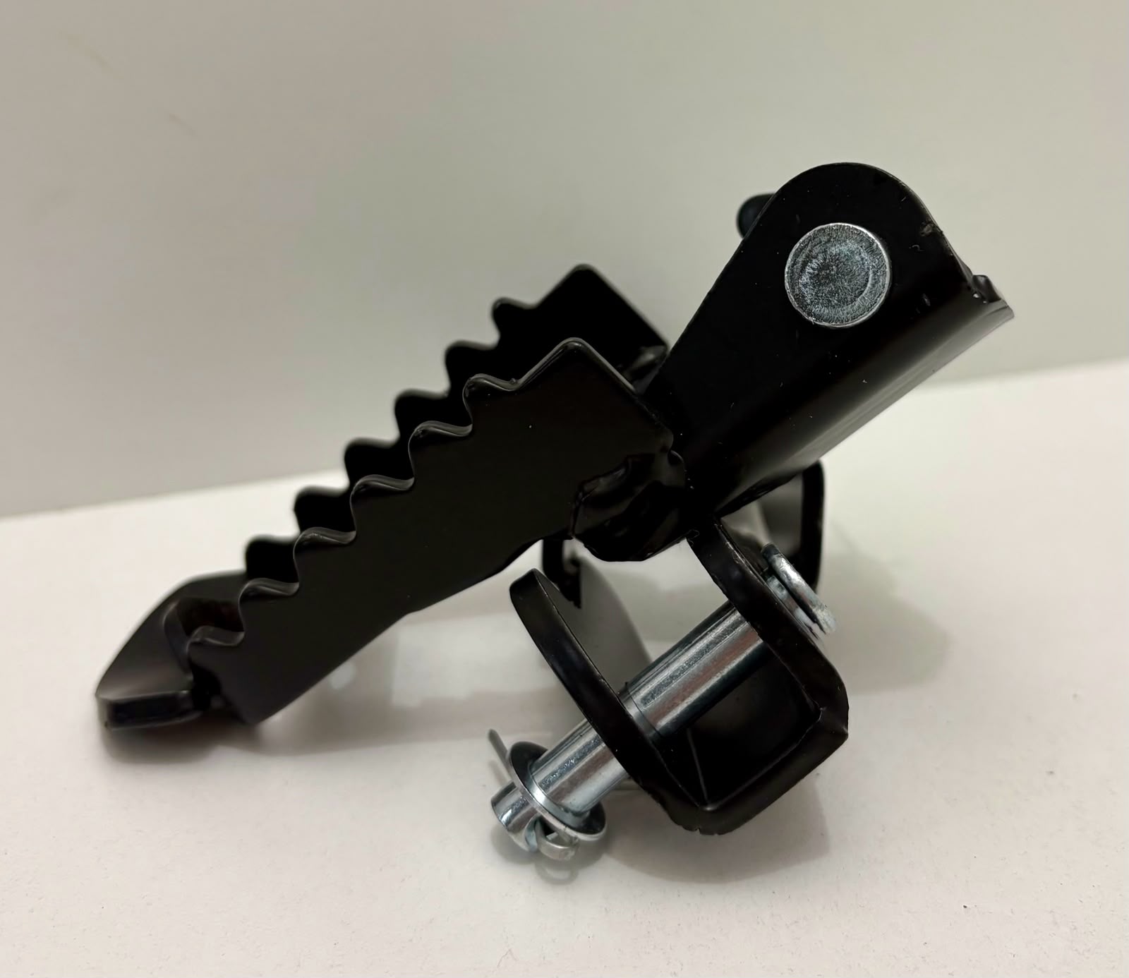 PEDALIN DELANTERO HONDA TORNADO NRO106
