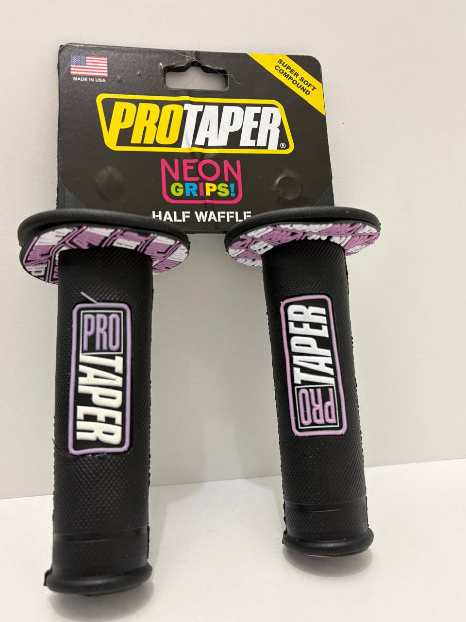 PUÑO PRO TAPER NEGRO VIOLETA 624 NRO1026 AL NRO1030